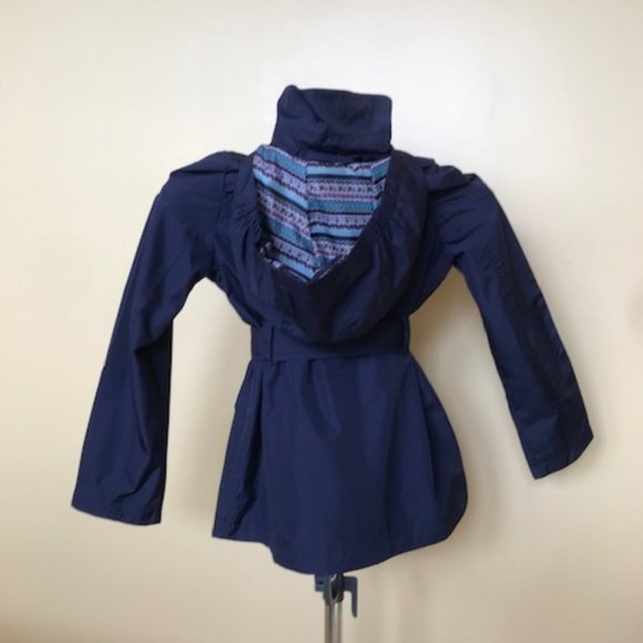 Big Girls Raincoat, Size 10-12 Girls - Picture 6 of 7